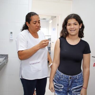 Chegou a vez de Búzios: Vacinação contra a dengue para crianças e adolescentes de 10 a 14 anos tem início na cidade