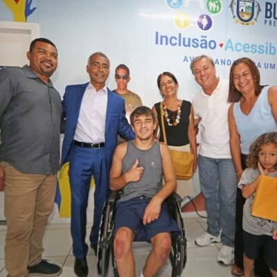 Senador Romário visita Secretaria da Pessoa com Deficiência de Búzios para discutir inclusão e acessibilidade