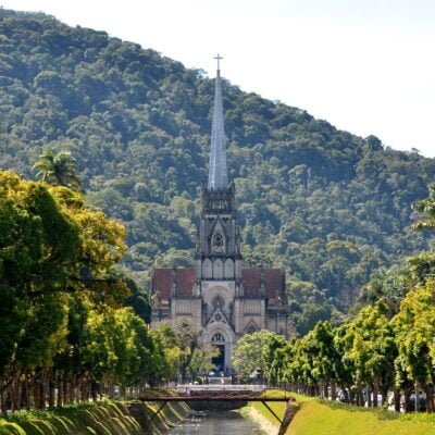 Descubra por que Petrópolis (RJ) é considerada o Berço Imperial da Cerveja.