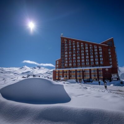 Valle Nevado inicia temporada antecipada e projeta 300 mil turistas para temporada de neve