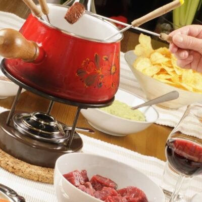 Descubra a combinação perfeita entre fondue e vinho em nossa lista!