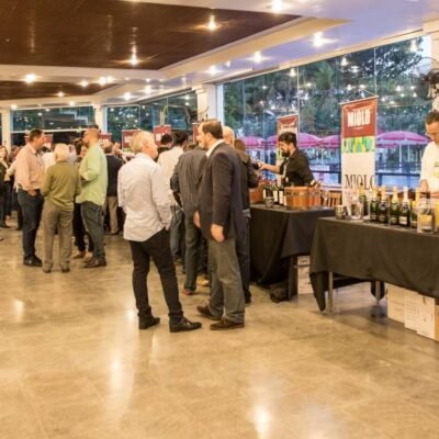 Evento Vogue Wine Fest promove degustação de vinhos na Barra da Tijuca.