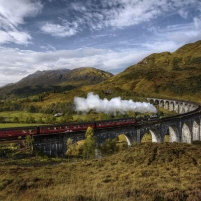 Viajando de trem noturno pela Escócia: experiência a bordo do Caledonian Sleeper.