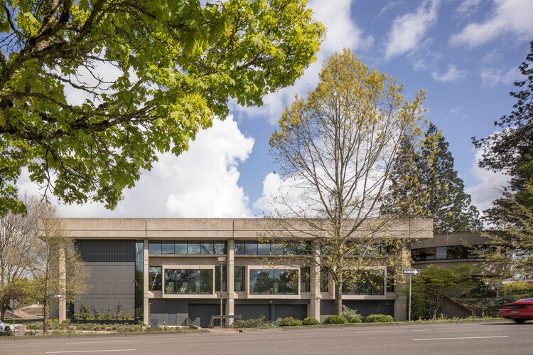 Salem Public Library Renovation / Hacker Architects - Externa