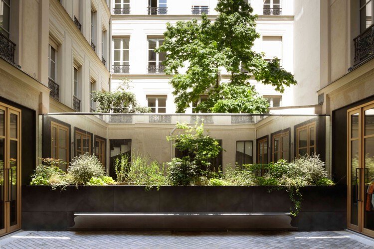 Provence Showroom - Exterior Photography, Courtyard