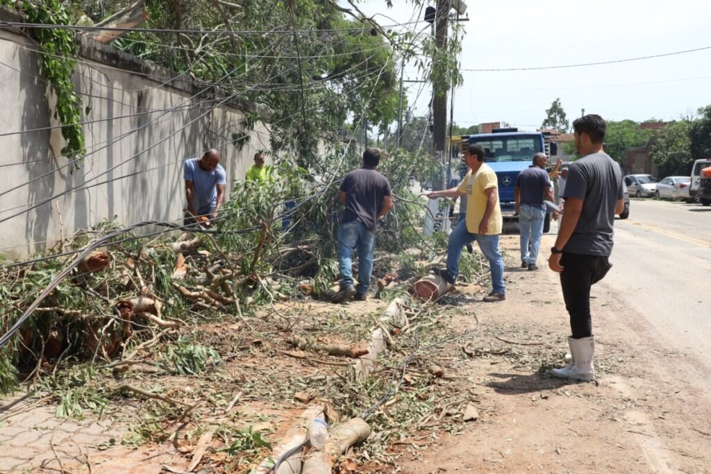 Limpeza nas ruas de Búzios