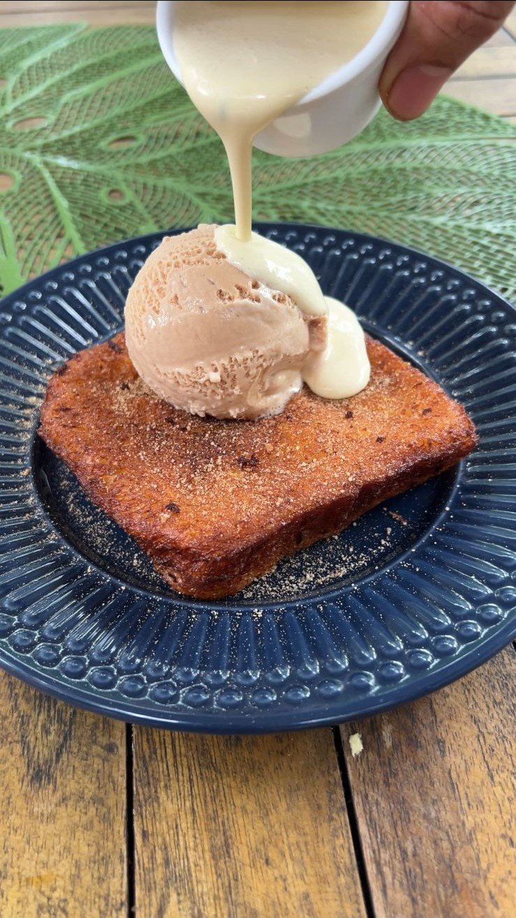 Zazá: brioche de mandioca e sorvete de caramelo no Café