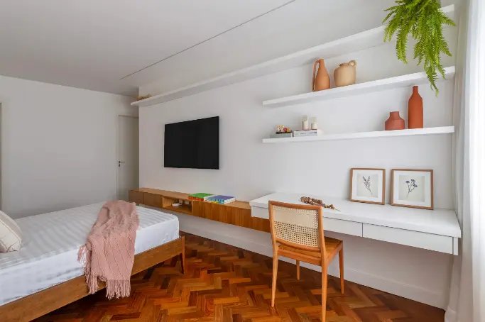 Arquitetos e decoradores ajudam a criar projetos personalizados com TV integrada à decoração