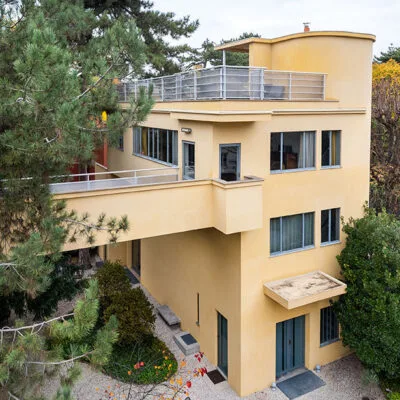 Villa modernista projetada por Le Corbusier é colocada à venda em Paris.