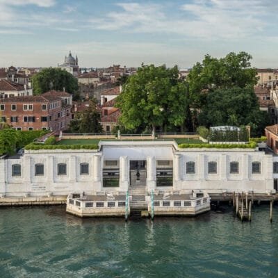 Museu Egípcio, Uffizi, MAXXI e outros museus italianos oferecem serviços de acompanhamento para cães.