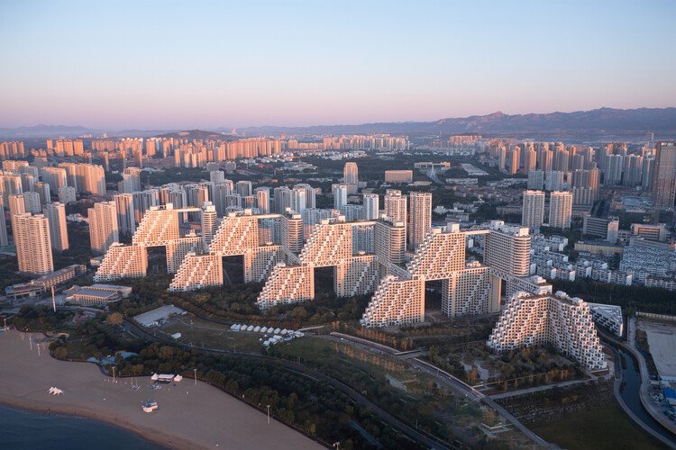 Habitat Qinhuangdao Phase II / Safdie Architects