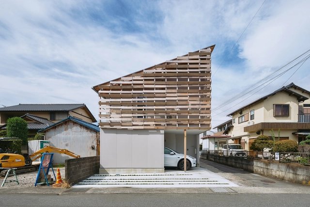 Casa ao Longo da Antiga Estrada / KOMINORU Design