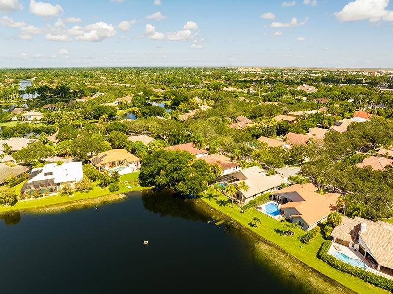 Condomínio em Weston