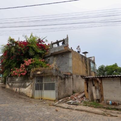 Transformação Urbana: Demolição de Edifício Abandonado no Alto do Basílio Abre Caminho para Novo Desenvolvimento