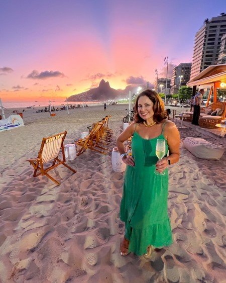 Renata Araújo e o entardecer no Sel D'Ipanema