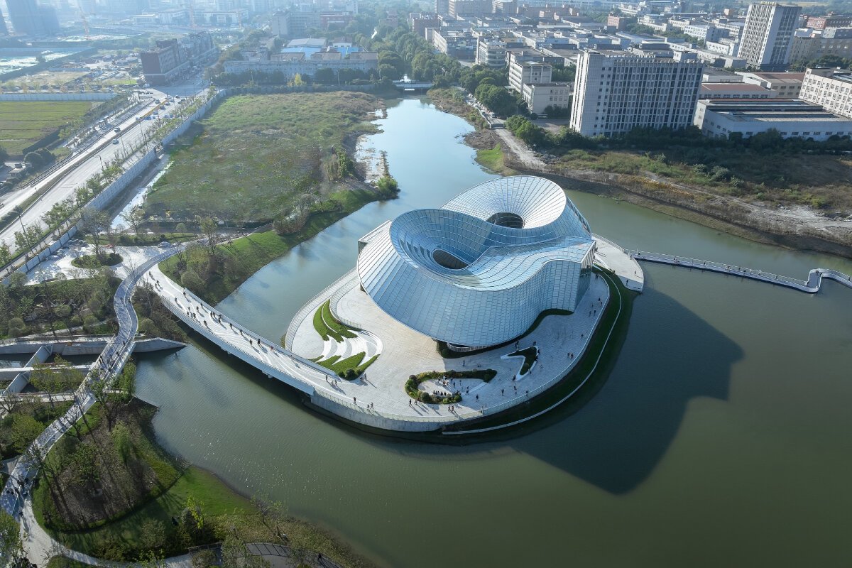 Museu Yohoo em Hangzhou com estrutura em aço e vidro