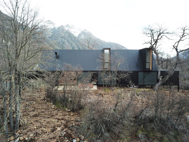 Trama House / Urzúa Soler Arquitectos - Image 2 of 23