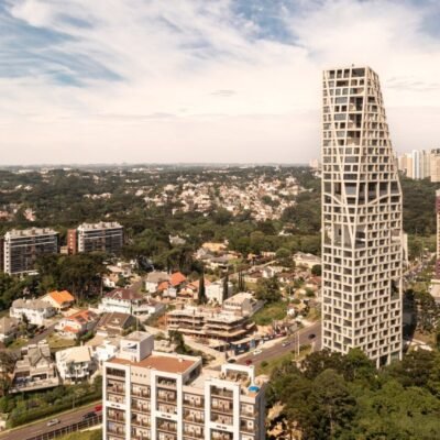 Contornos Chanfrados e Vazios Definem a Torre Residencial AGE 360 como um Marco Vertical no Brasil