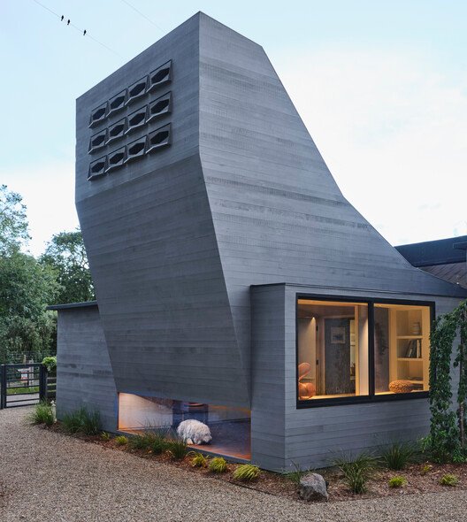  Fachada de A Mourning Dovecote