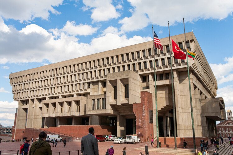 Boston City Hall / Kallmann, McKinnell, & Knowles. Image © andrewjsan via Wikipedia under license CC BY-SA 2.0