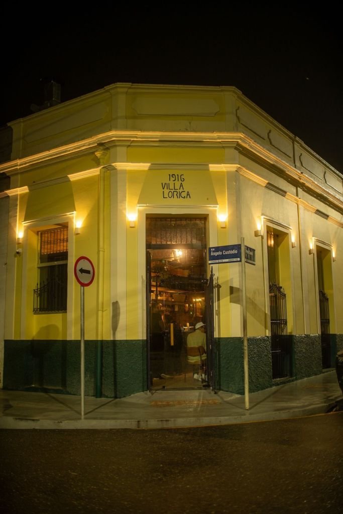 Fachada do Puba Bar, no coração da Cidade Velha, em Belém