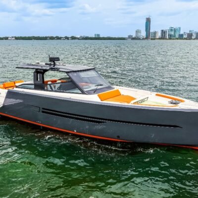 Miami Boat Show promete movimentar US$ 1 bilhão e revelará lancha inovadora com piscina na proa